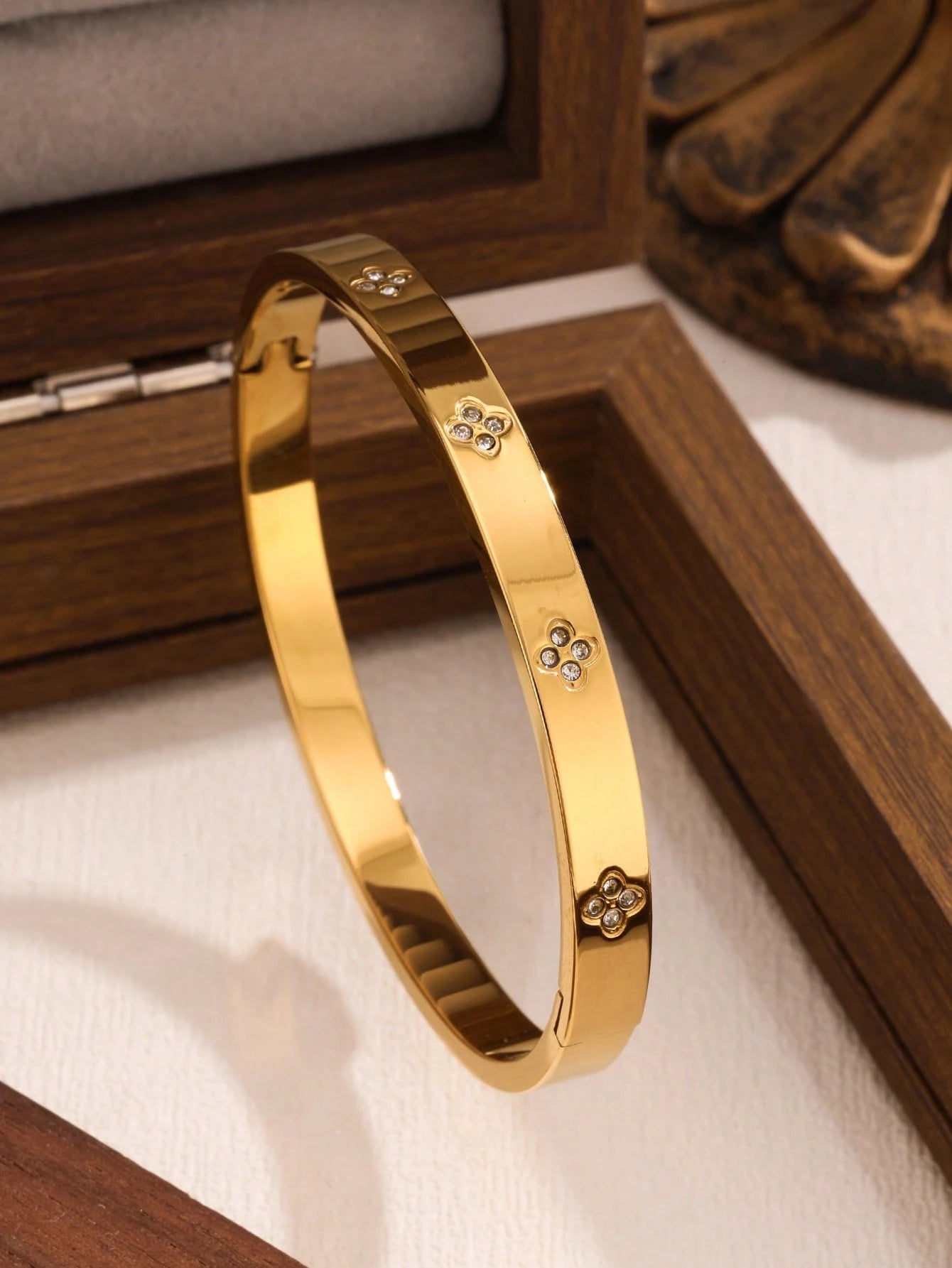 Petal Glory Zirconia Bangle Collection