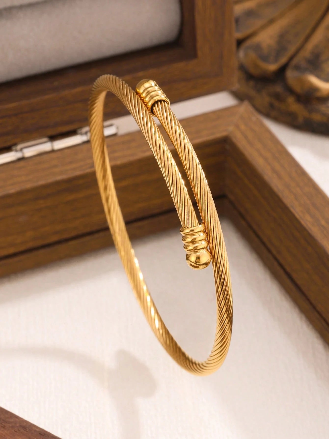 Petal Glory Zirconia Bangle Collection